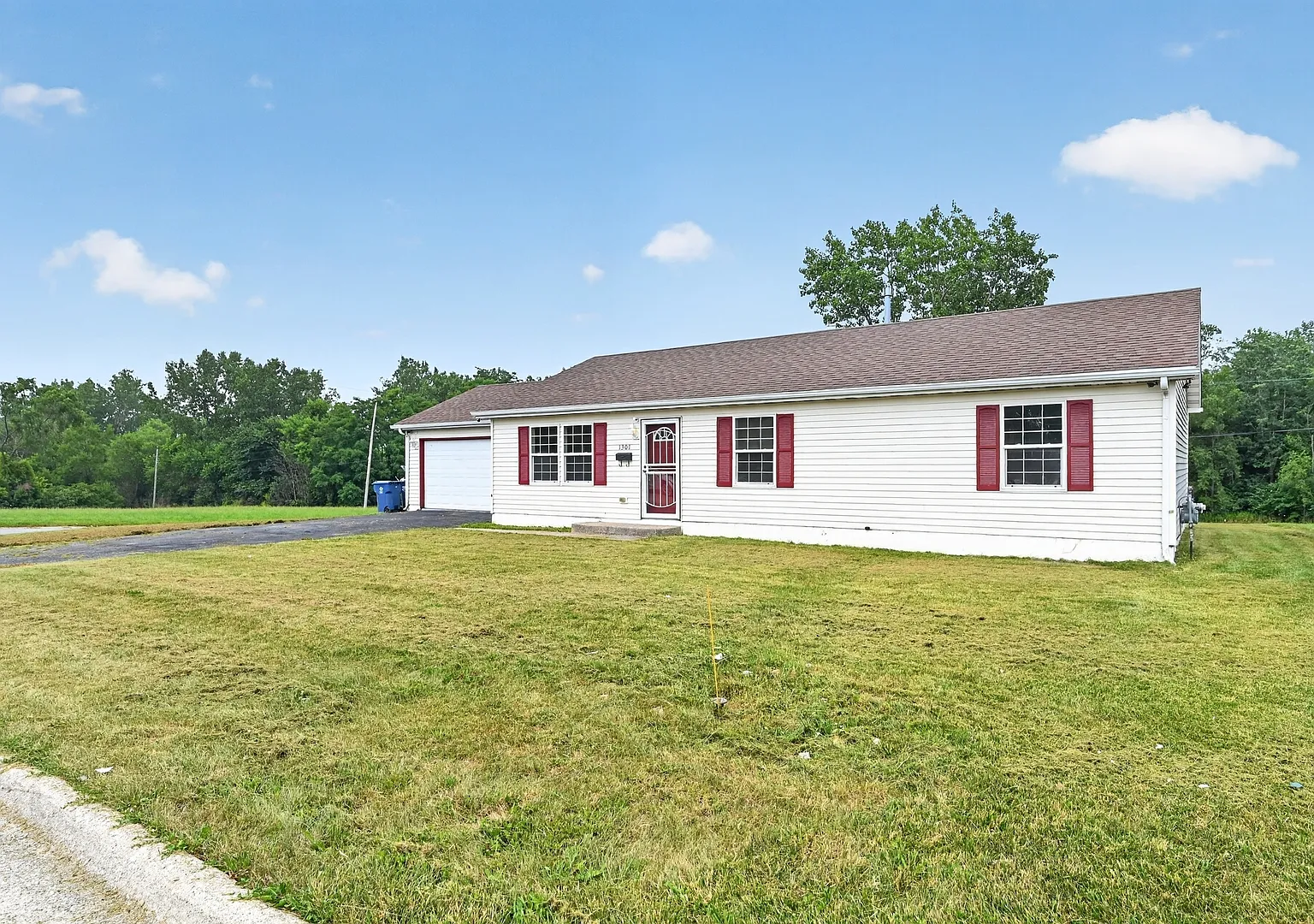 3 bed, 1200 sqft, $2,600 — Photo 1