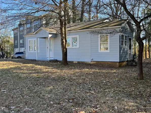2621 Dr Carver Rd, Charlotte, NC 28208