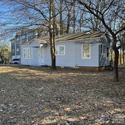 2621 Dr Carver Rd Photo 1