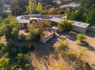 5425 Bacon Rd, Oakland, CA 94619