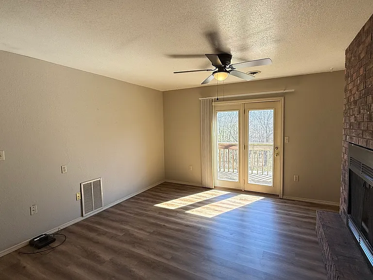 Westwind Apartments — Photo 5