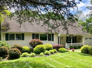 10 Hillside Dr, Clinton, NJ 08809