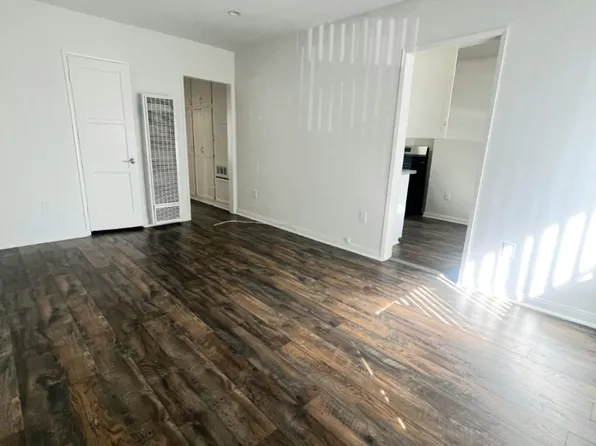 17001 Vanowen St, Van Nuys, CA 91406