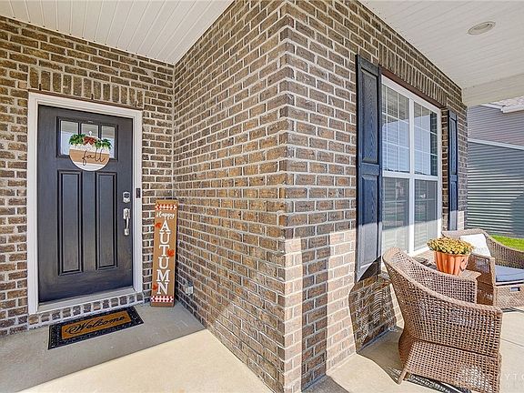 5th image of 1560 Amberley Ct