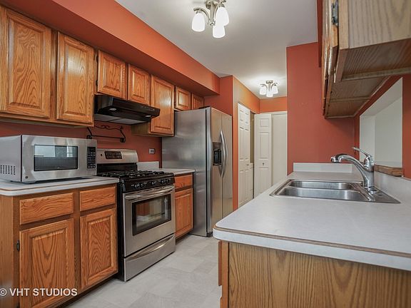 4th image of 244 Acorn Dr