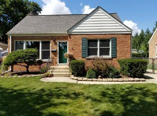 112 N Maple St, Mount Prospect, IL 60056