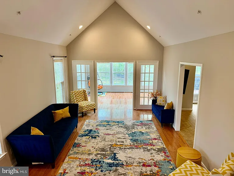 240 Torrey Pine Ct — Photo 4