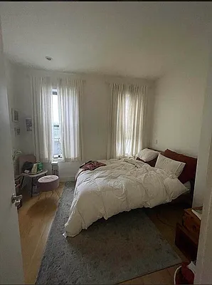 Rented by Space Link Realty | media 6