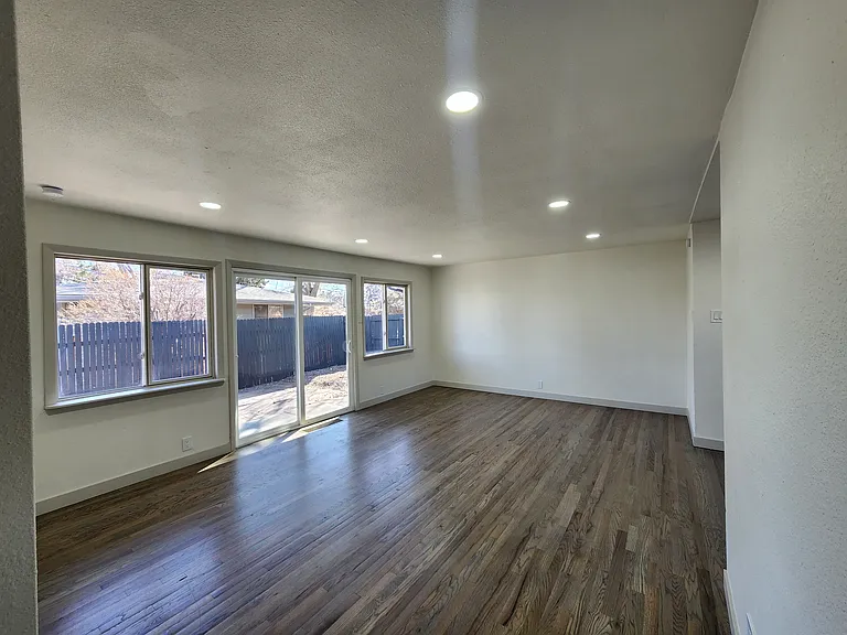 860 S Quivas St #B — Photo 5