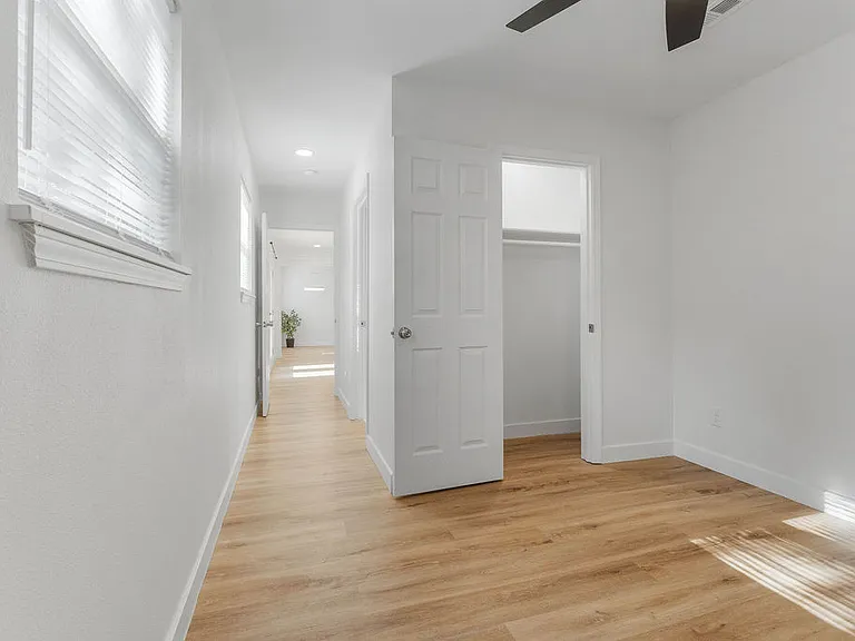 2411 W Megan Dr — Photo 23