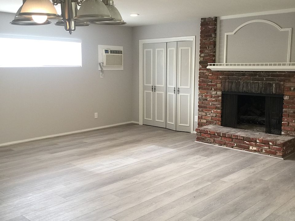 Super sized fam Rm/ Fire pl