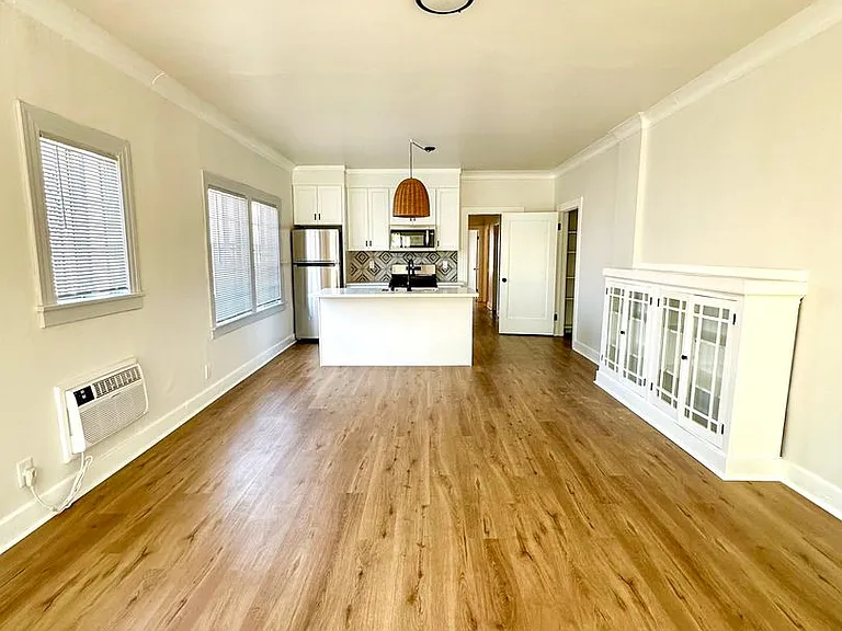 2616-2618 Buckingham Rd — Photo 16