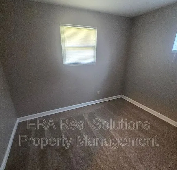 1290 Beechwood Rd — Photo 23
