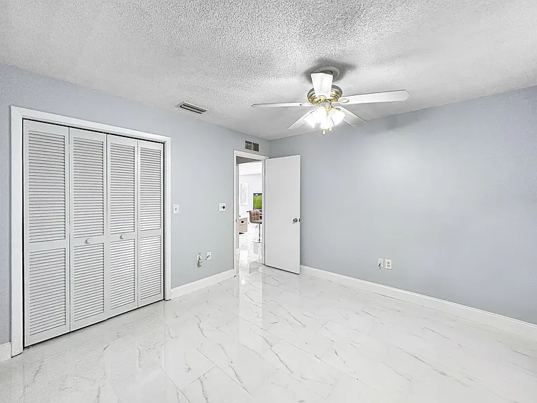 2140 Corbin Pl #F — Photo 10