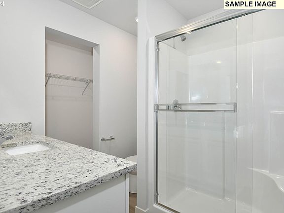 5th image of 5909 NE 70th St