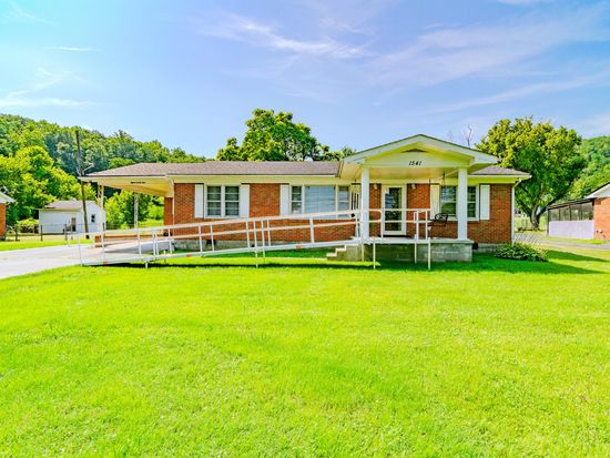 1541 E College Ave, Stanton, KY 40380