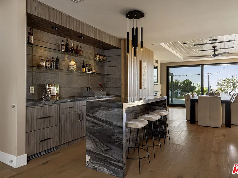 2715 Edwin Pl — Photo 16