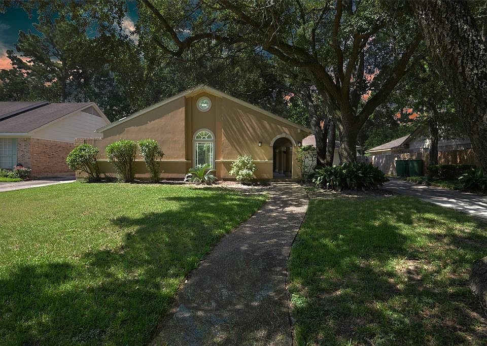 1st image of 12419 Briar Forest Dr