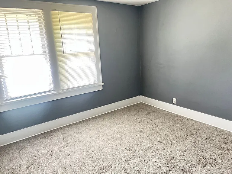 628 W Locust Ave — Photo 6