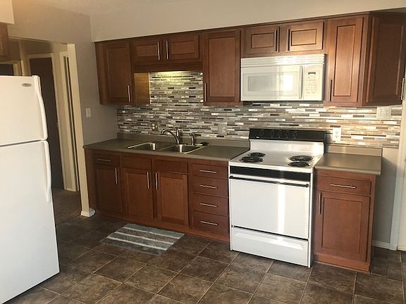 2nd image of 1277 E 2nd St #2