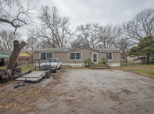 209 S Collins St, Fairland, OK 74343