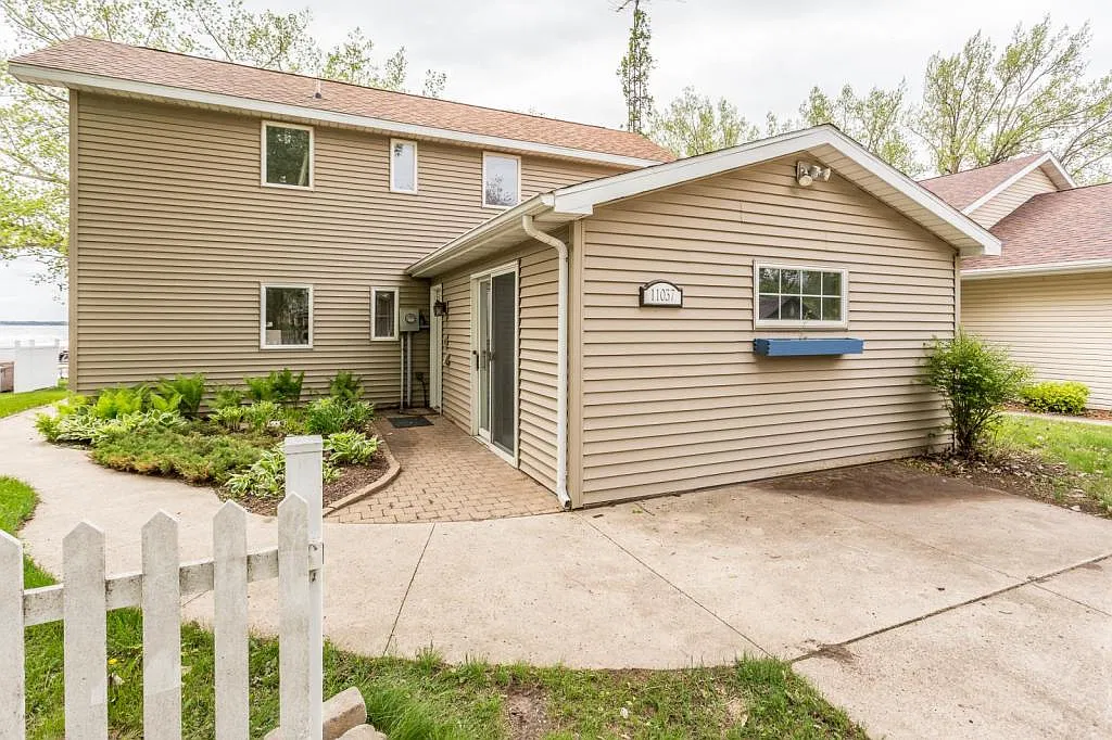 11037 E Village Cir — Photo 2