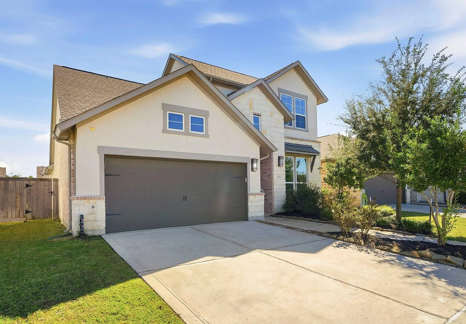 3 bed, 3.0 bath, 2625 sqft, $3,400 — Photo 1