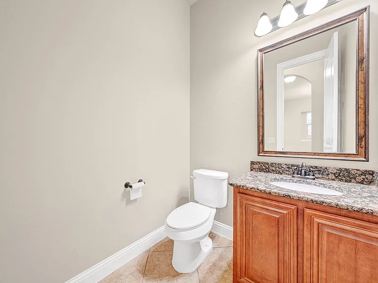 2412 Kemerton Dr — Photo 12