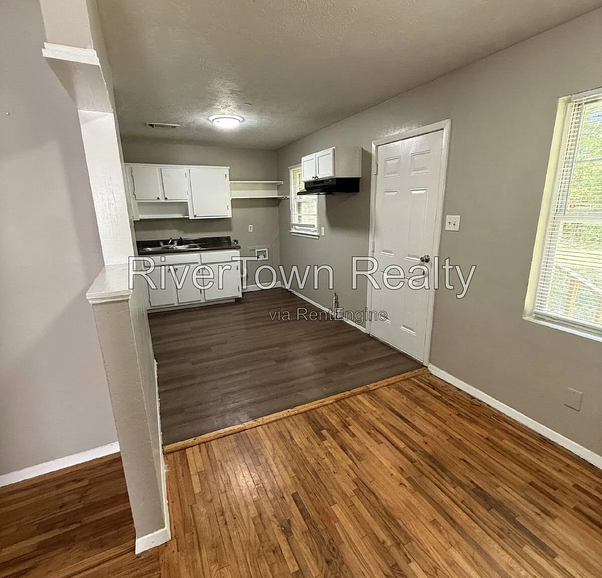 3 bed, 1.0 bath, 1205 sqft, $1,095 — Photo 3