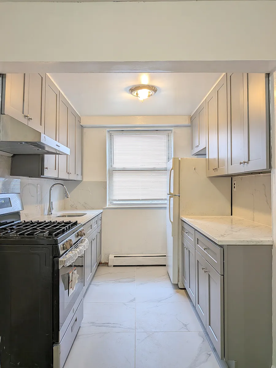 Building Photo - 152-26 134th Ave #2