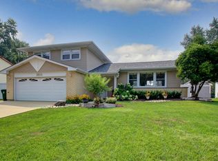 2601 Willow Ave, Woodridge, IL