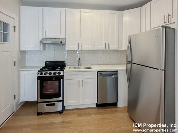 3507 N Pine Grove Ave #1, Chicago, IL 60657