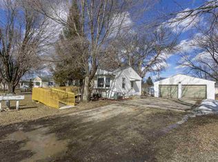 310 4th St, Washburn, IA 50702