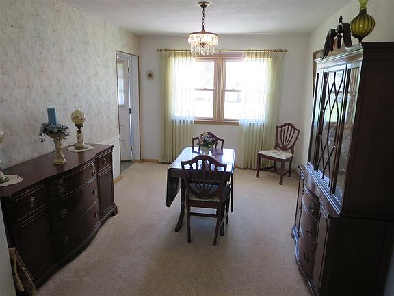 5th image of 2419 Evanston Dr