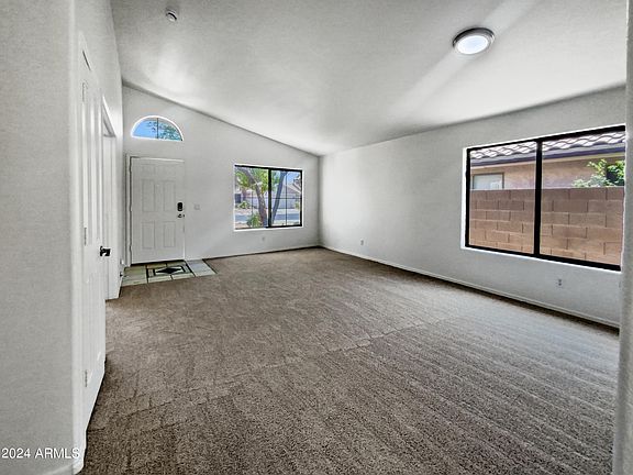 4th image of 1850 E TREMAINE Avenue