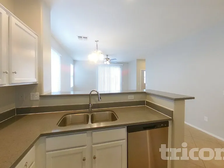 19296 N Costa Verdez Ave — Photo 5