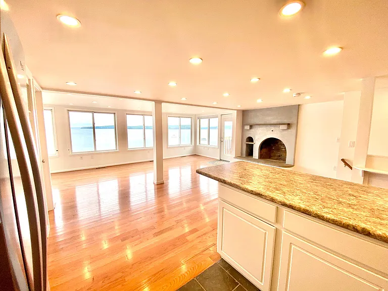 883 E Lakeshore Dr — Photo 5