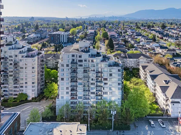 3489 Ascot Pl #910, Vancouver, BC V5R 6B6