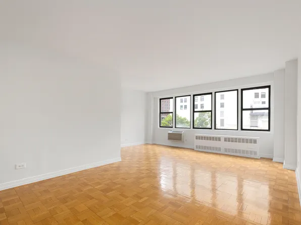 200 East 15th Street image 1 of 11