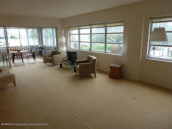 4th image of 369 S Lake Dr #3B