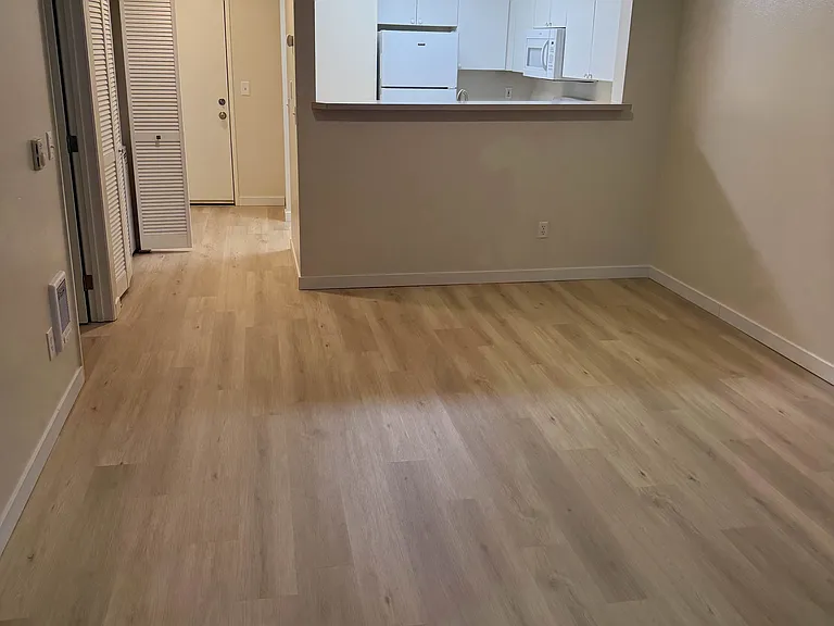 Lee Plaza — Photo 22