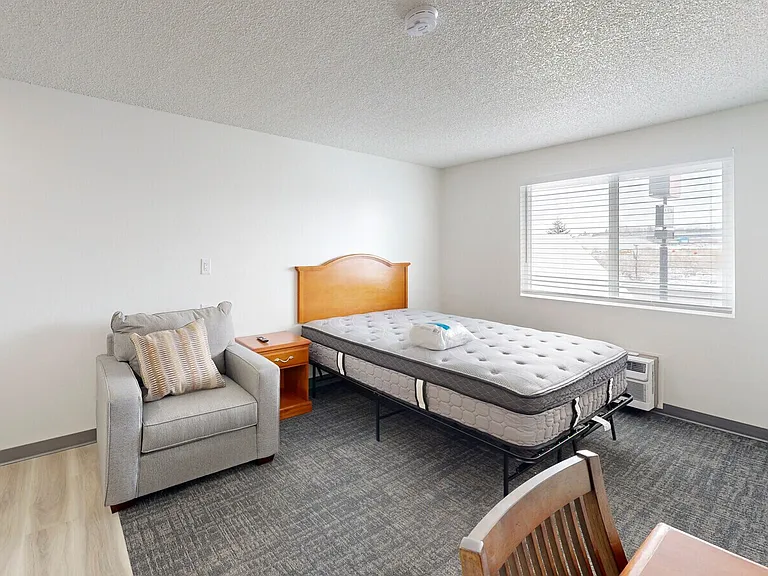 Kodiak Apartments — Photo 9