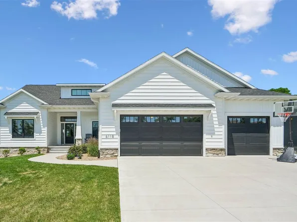6118 Rapids Ridge Rd NE, Cedar Rapids, IA 52411