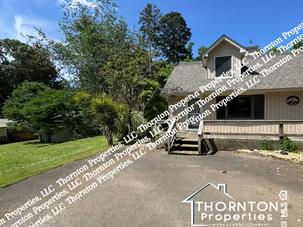 120 Lakeshore Dr #A, Guntersville, AL 35976