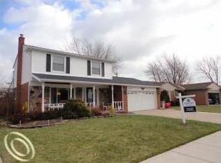 17545 Bedford St, Riverview, MI 48193