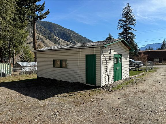 3rd image of 1483 Main St