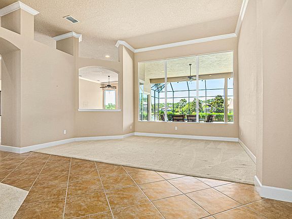 4th image of 1008 Lake Bridge Dr