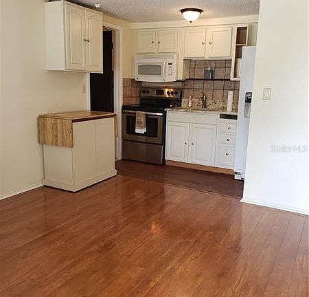 4th image of 3007 Willow Ave #A & B