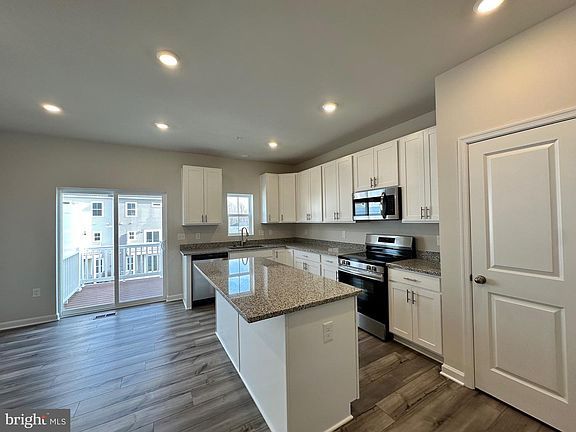 6th image of this home