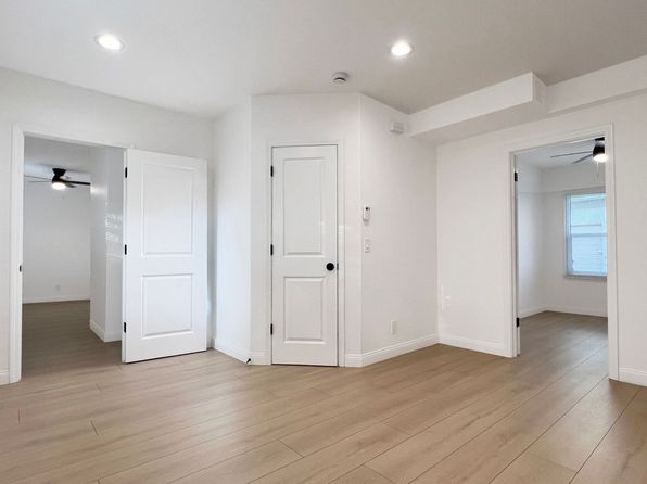 2316-2322 N Eucalyptus Ave